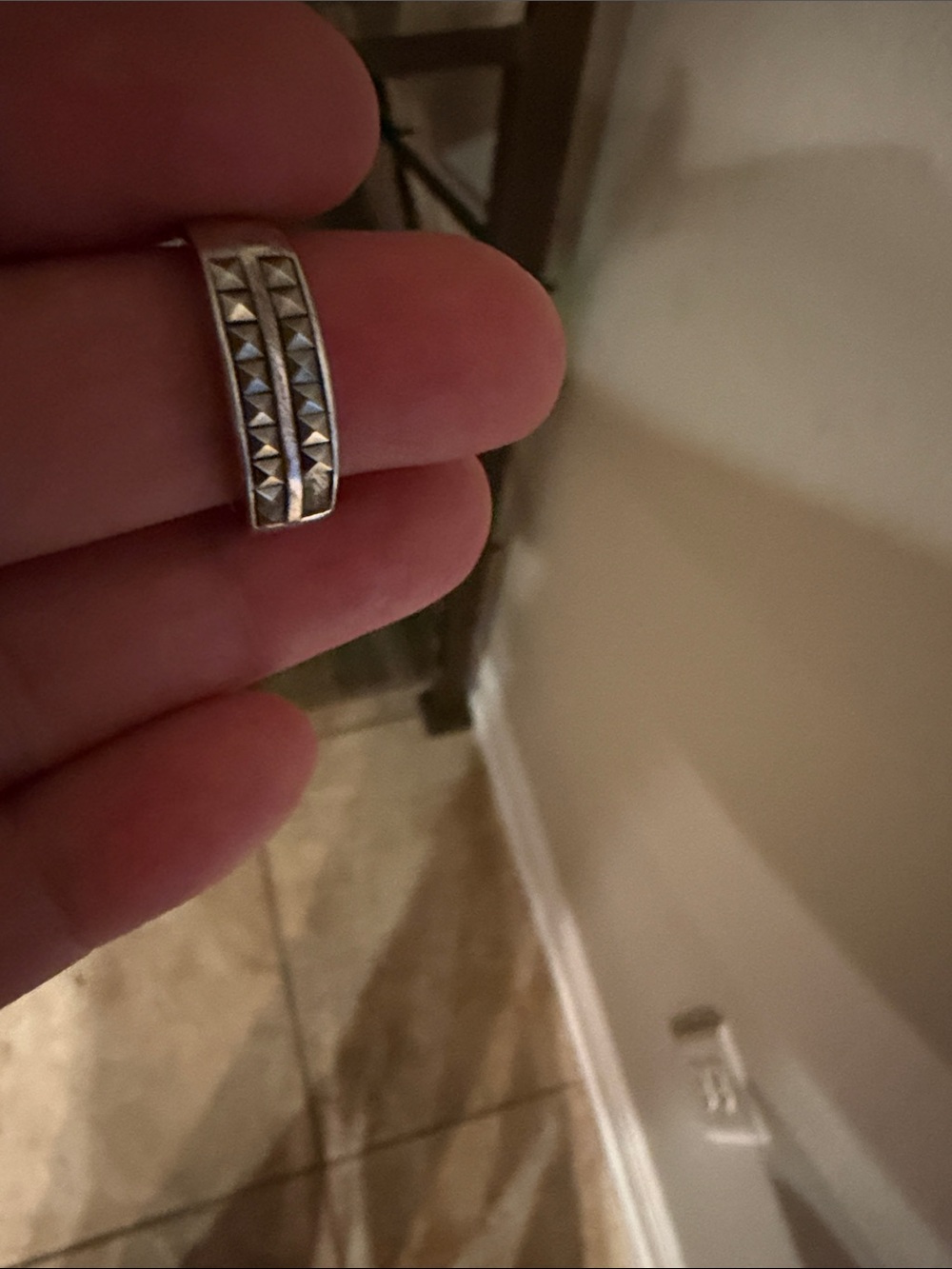 Silver Pyramid Accent Women's ring - Silver